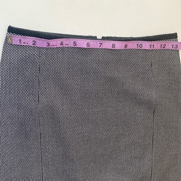 EXPRESS PENCIL SKIRT, SIZE 2, black and white polka dot. - Picture 8 of 9